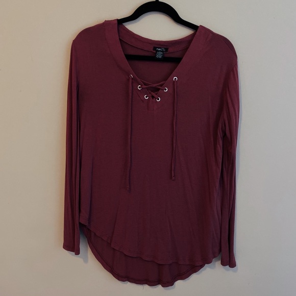🆕 Rue 21 | Maroon Lace Up Long Sleeve - Picture 1 of 4